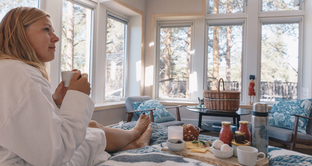 Fågelnäste frukost på sängen