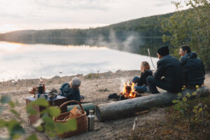 Grupp vid strand